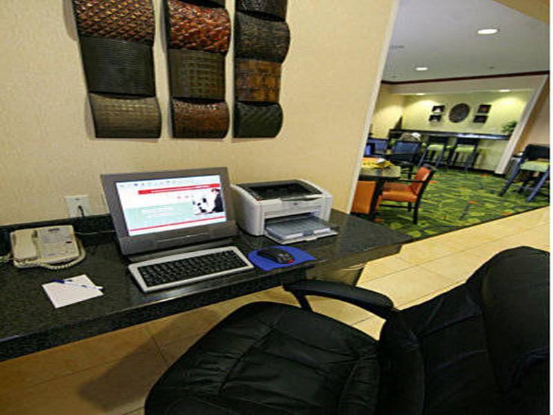 Fairfield Inn & Suites Kansas City Airport Екстериор снимка